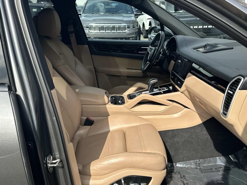 Used 2019 Porsche Cayenne AWD/4WD image 14