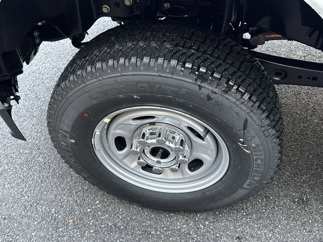 New 2026 Ford F250 XL w/ XL Chrome Package image 10
