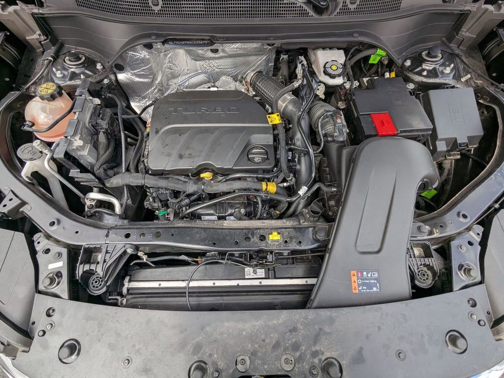 Used 2025 Chevrolet Trax LT w/ LT Convenience Package image 33