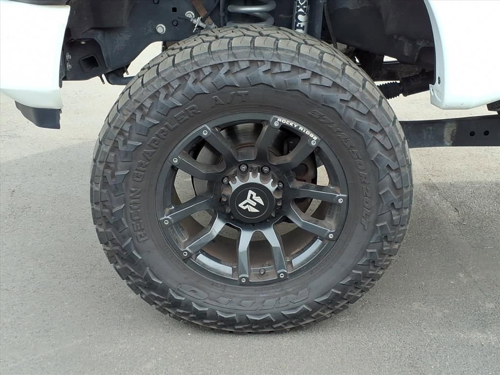 Used 2022 Ford F250 Lariat w/ Black Appearance Package image 9