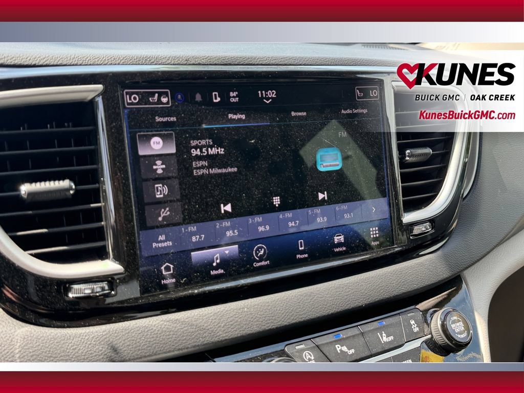 Used 2024 Chrysler Pacifica Touring-L FWD image 26