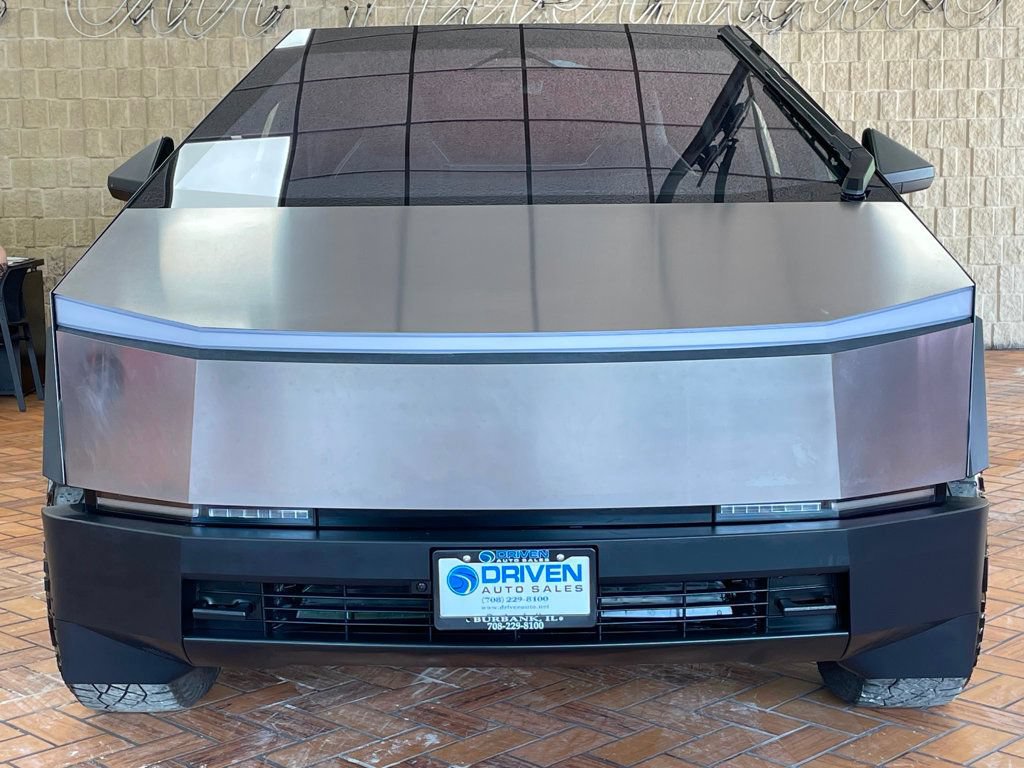 Used 2024 Tesla Cybertruck AWD Crew Cab image 3