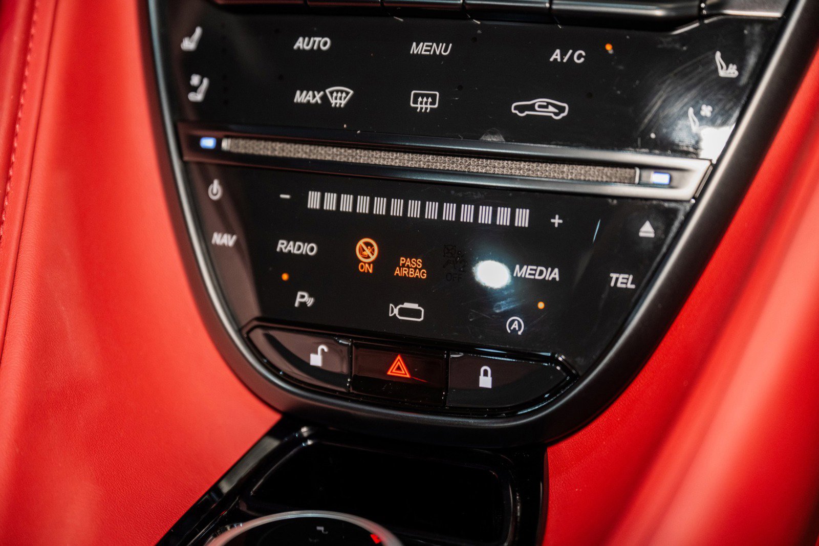 Used 2023 Aston Martin DB11 V8 image 30