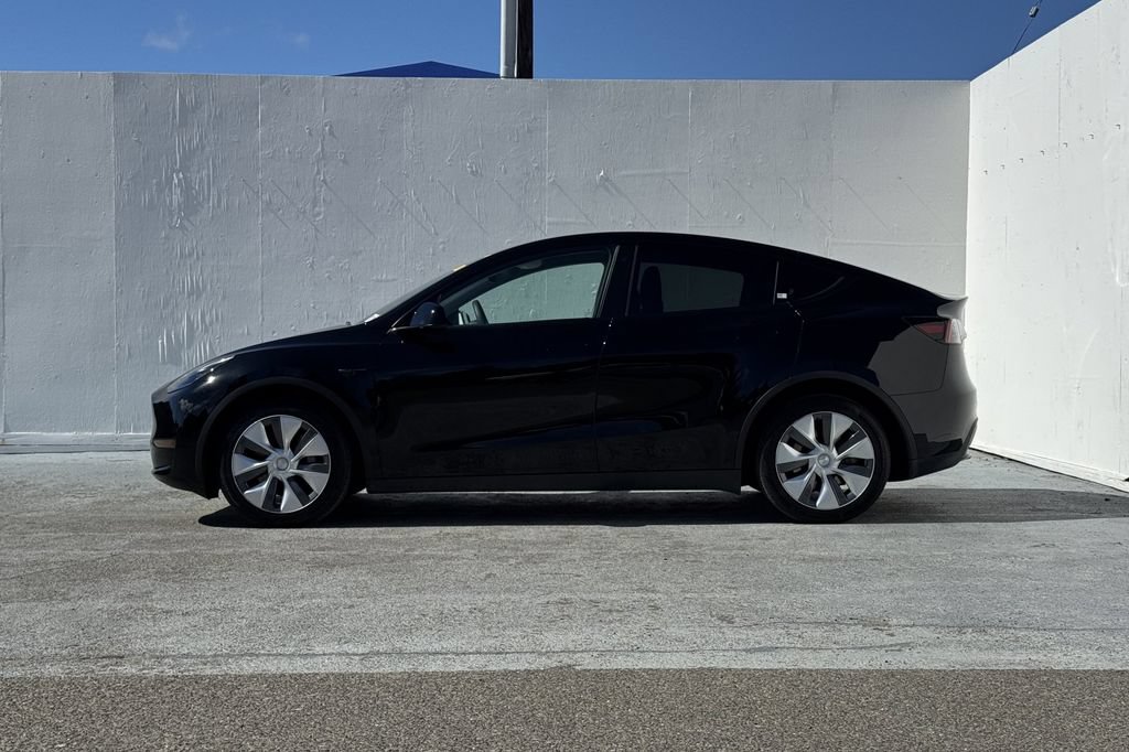 Used 2023 Tesla Model Y Long Range AWD/4WD image 6