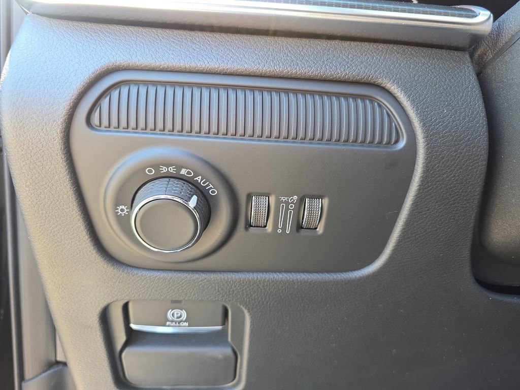 New 2026 Jeep Grand Wagoneer Summit AWD/4WD image 30