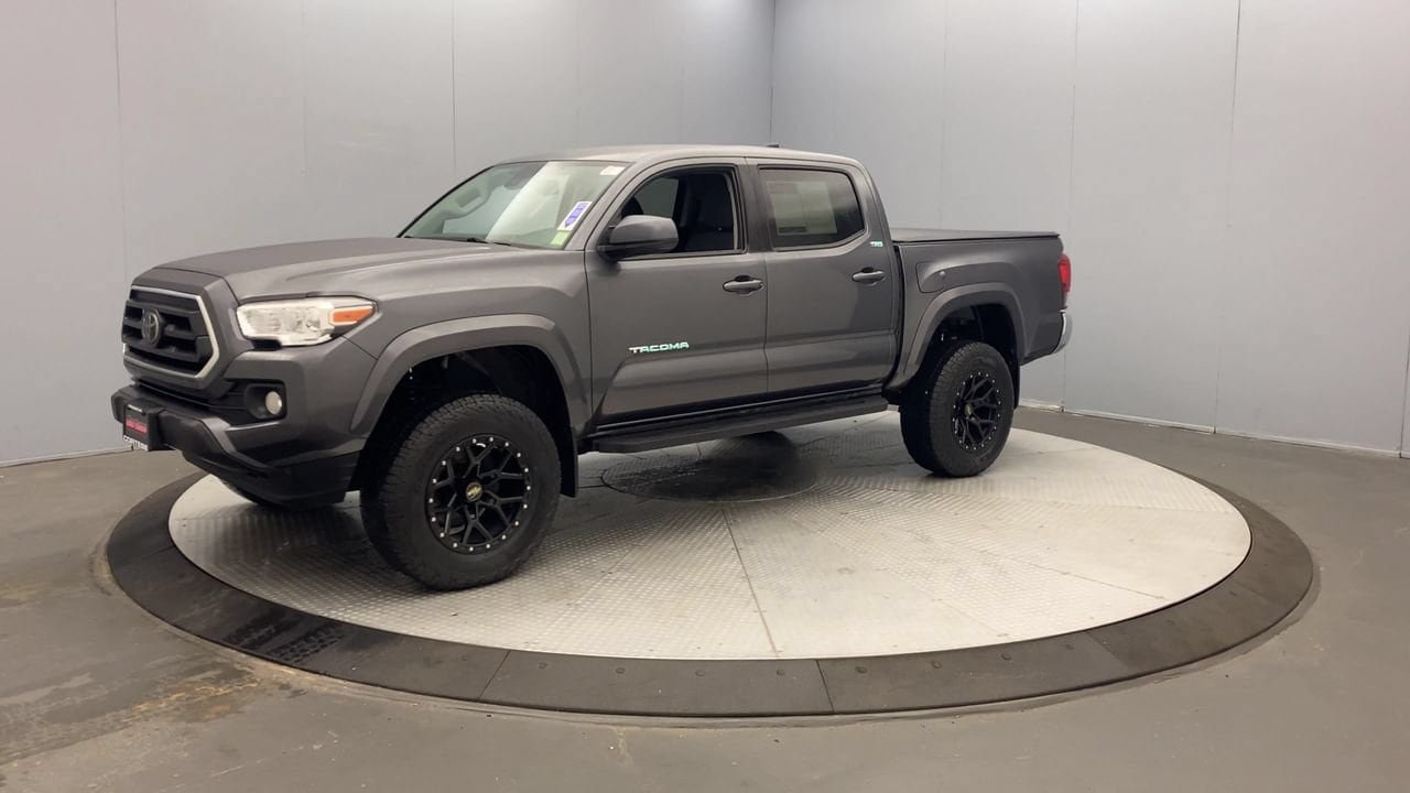 Used 2021 Toyota Tacoma SR5 AWD/4WD image 9