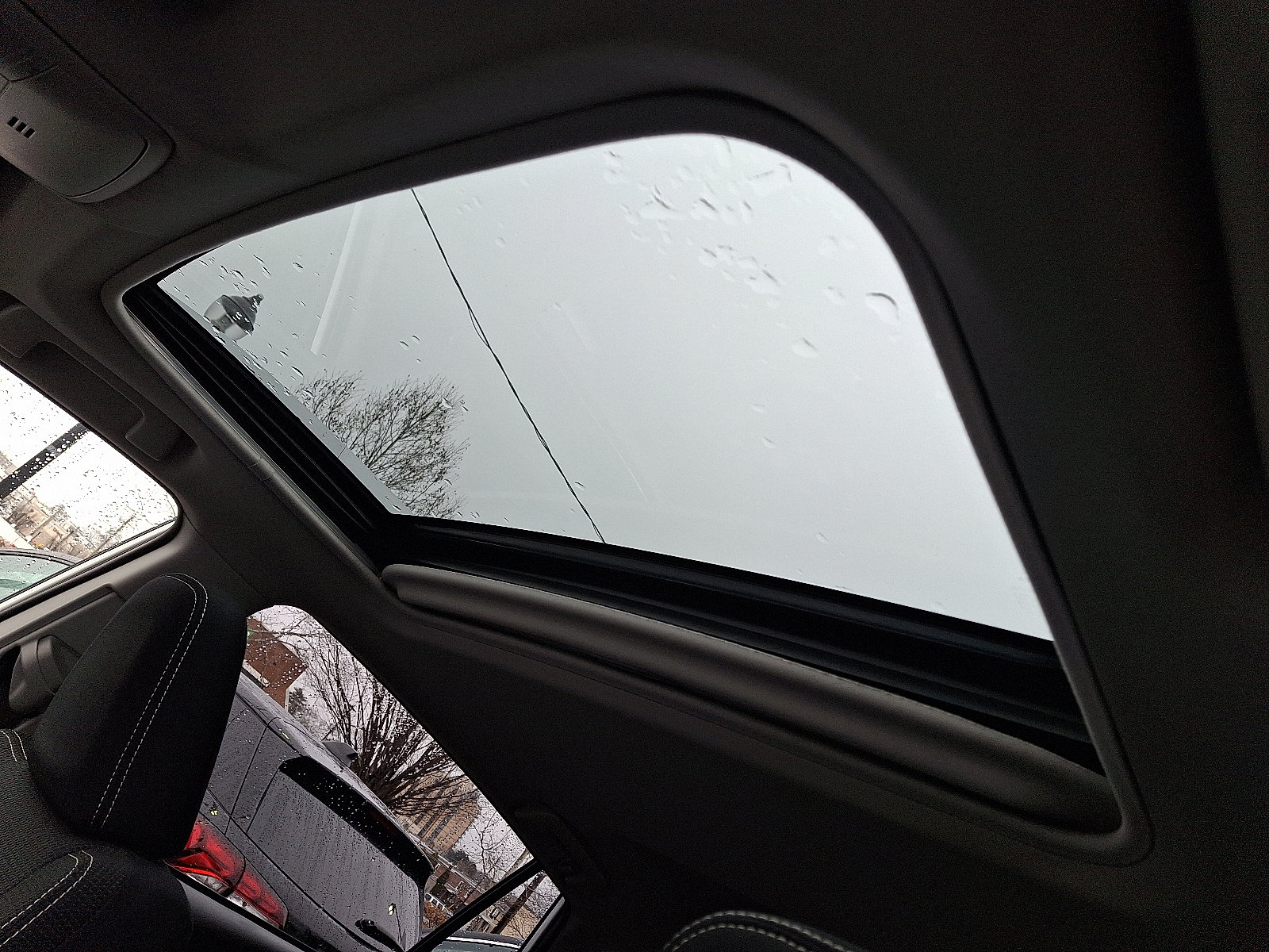 Used 2018 Toyota RAV4 XLE w/ Plus Extra Value Package image 15