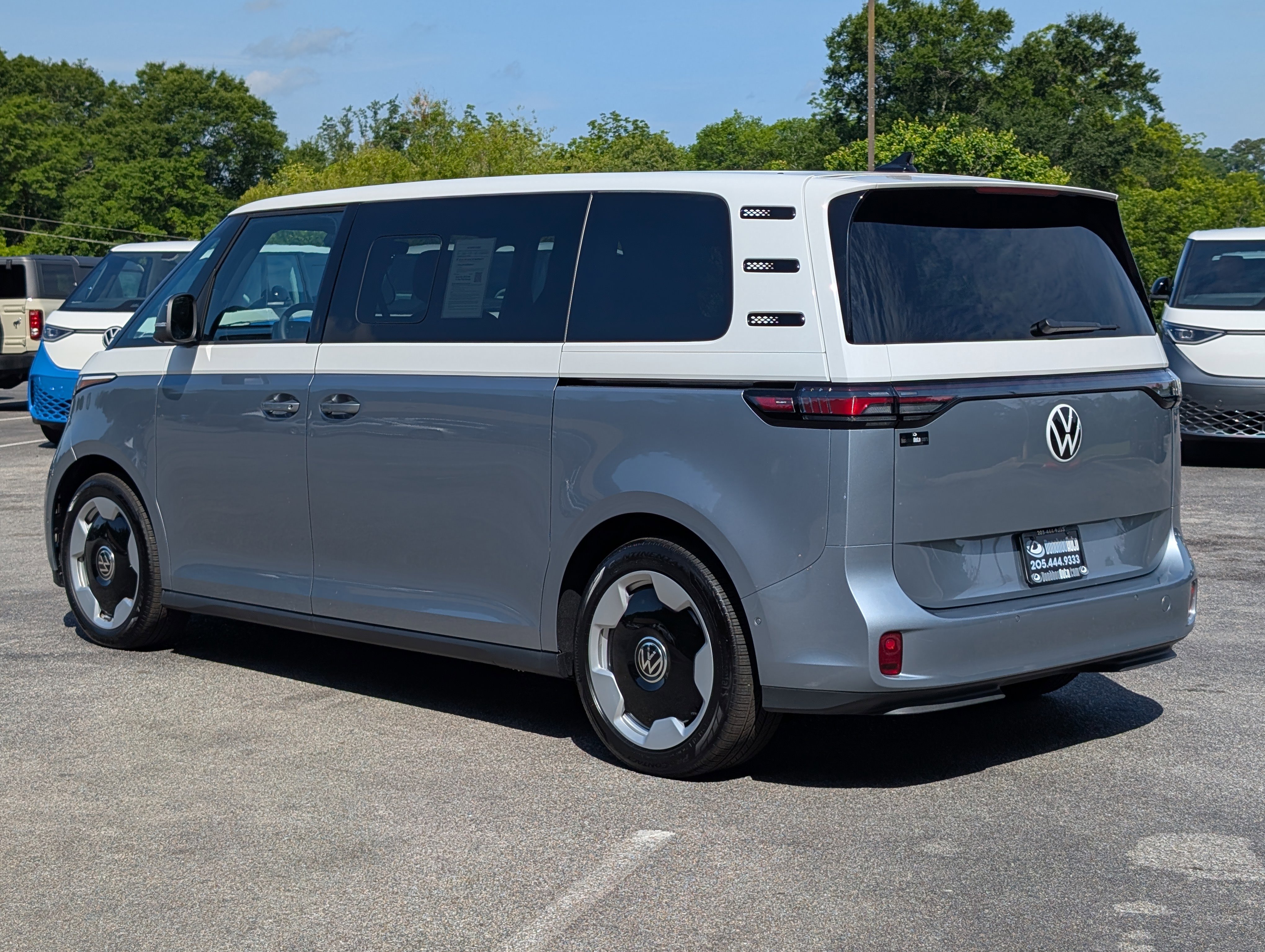 Used 2025 Volkswagen ID. Buzz Pro S Plus RWD image 7