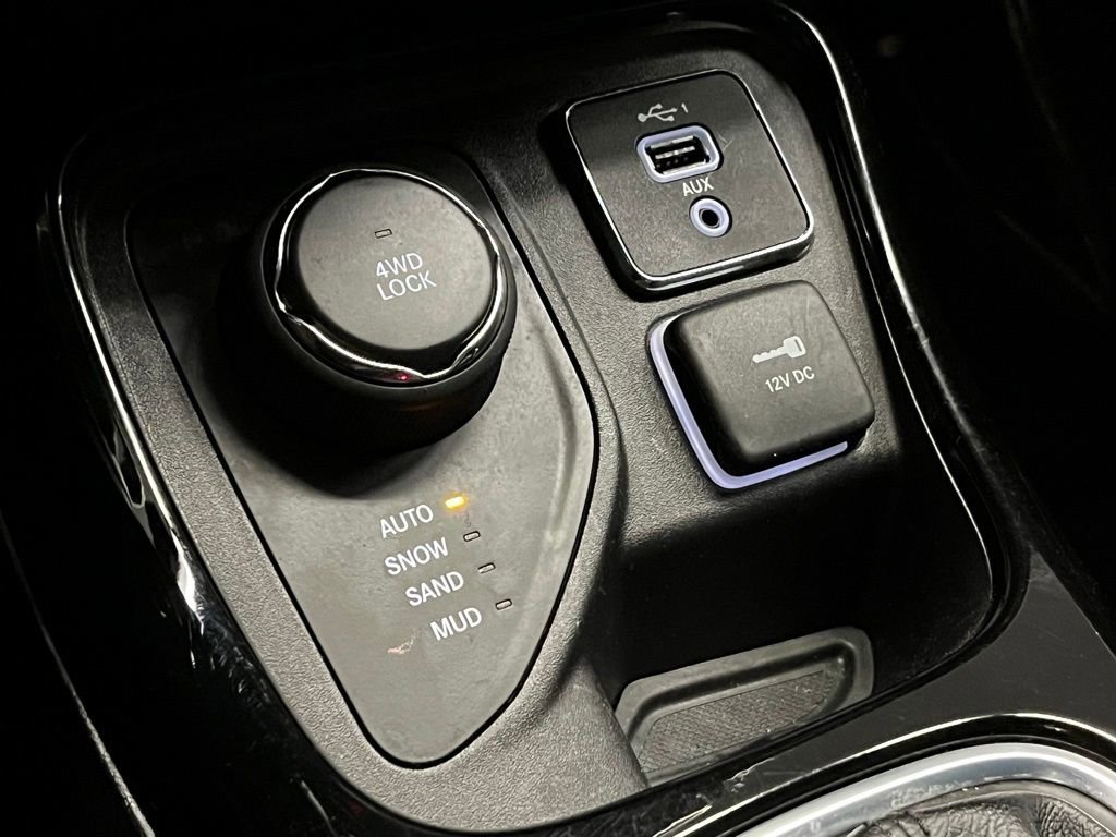 Used 2019 Jeep Compass Latitude AWD/4WD image 11