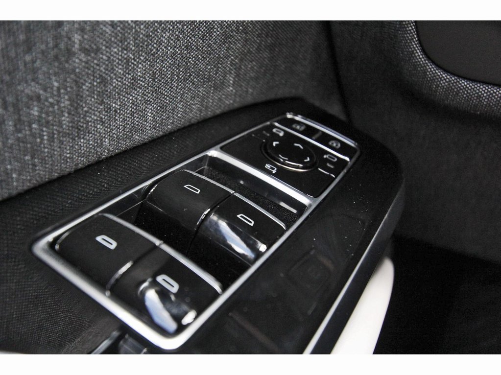 New 2026 Cadillac Escalade V w/ LPO, ONYX Package AWD/4WD image 16