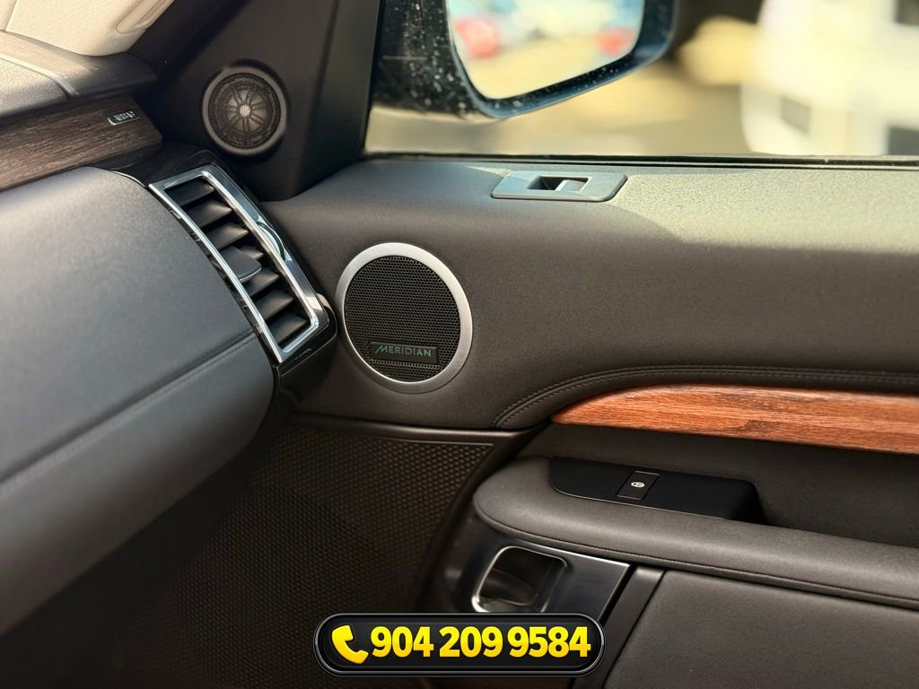 Used 2017 Land Rover Discovery HSE image 18