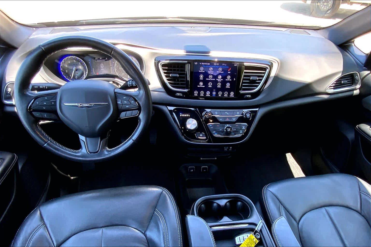 Used 2019 Chrysler Pacifica Touring Plus w/ S Appearance Package FWD image 15