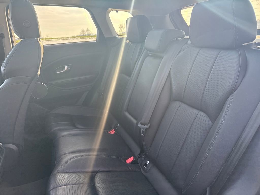 Used 2019 Land Rover Range Rover Evoque SE Premium image 14