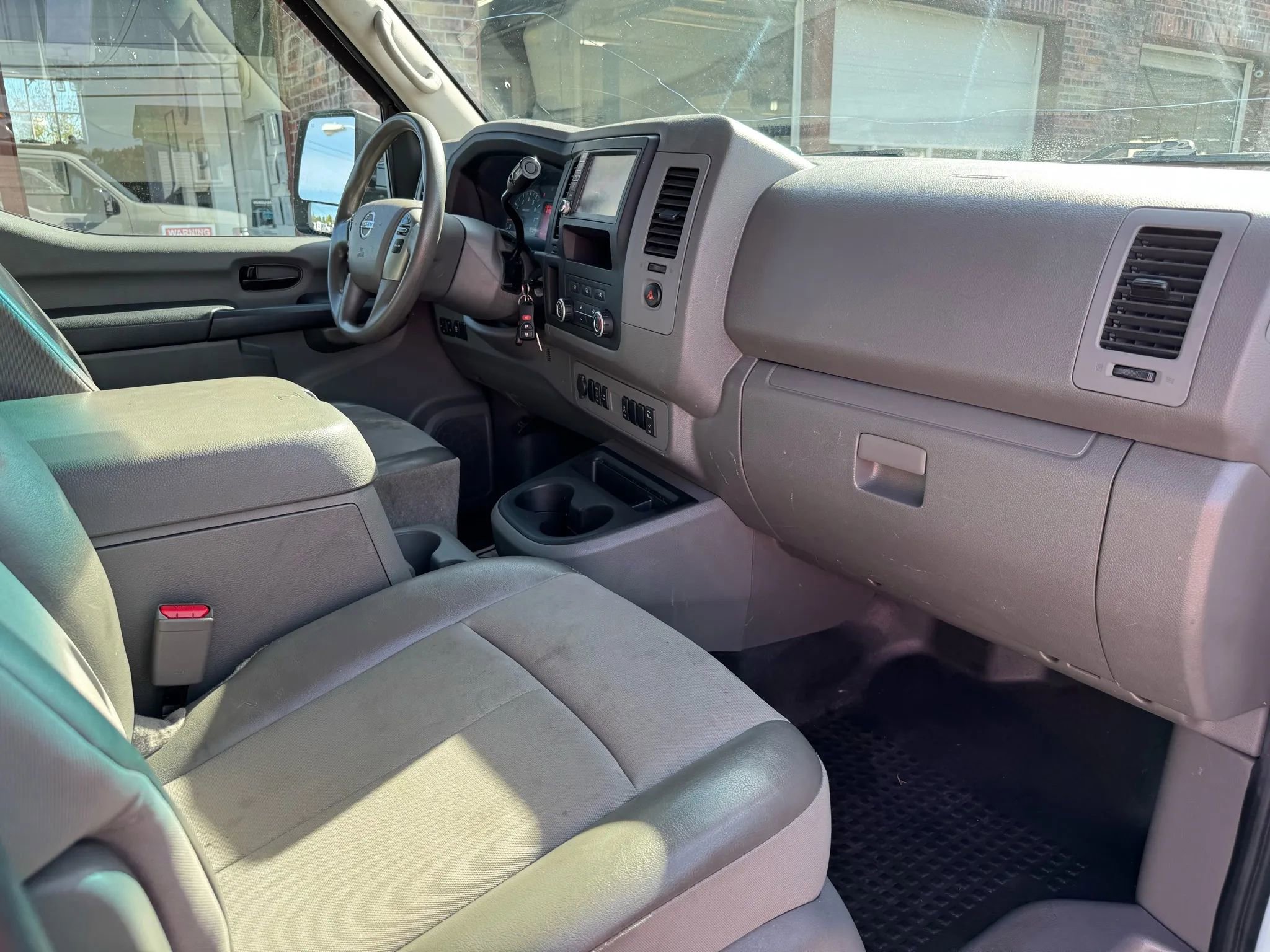 Used 2019 Nissan NV 2500 SV image 31