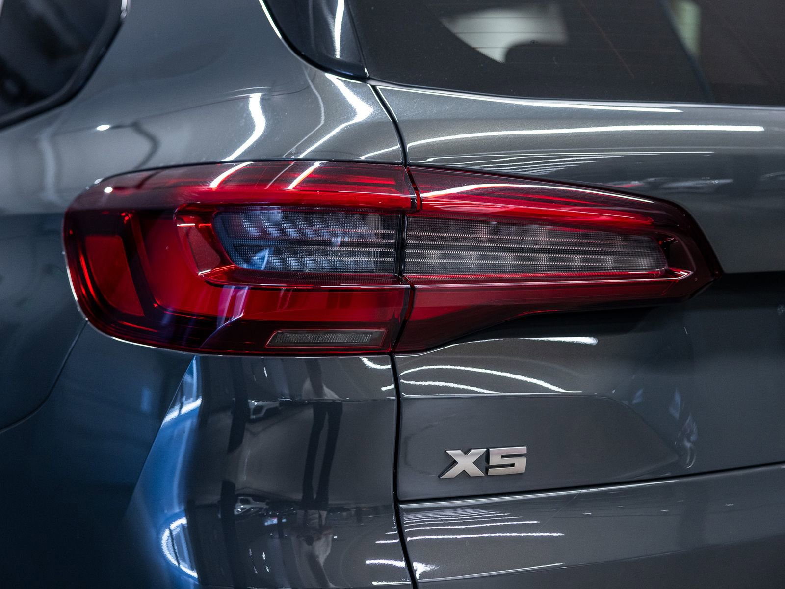 Used 2023 BMW X5 M50i w/ Climate Comfort Package image 22