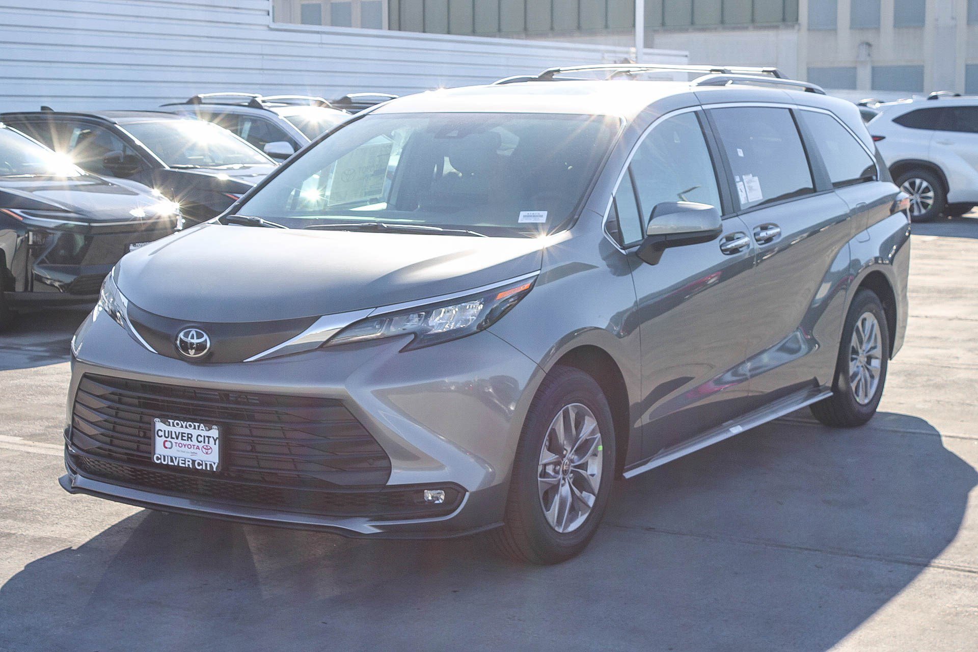 New 2026 Toyota Sienna XLE image 3