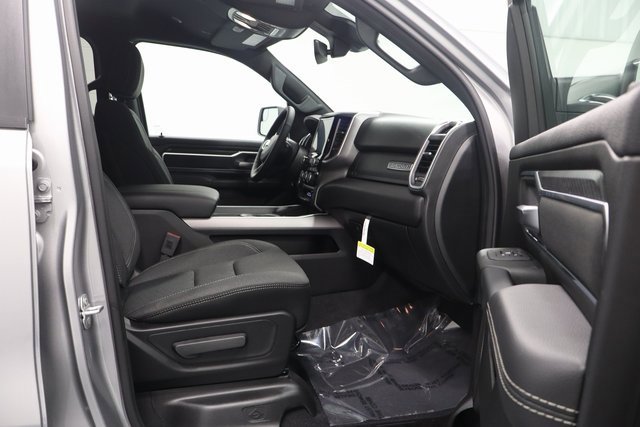 New 2026 RAM 1500 4x4 Crew Cab image 14