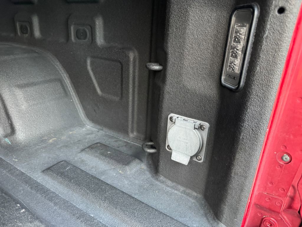 Used 2022 Chevrolet Silverado 1500 LT image 12