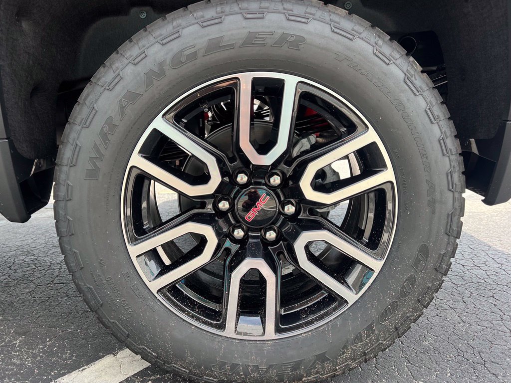 New 2026 GMC Sierra 1500 AT4 w/ AT4 Premium Package AWD/4WD image 23
