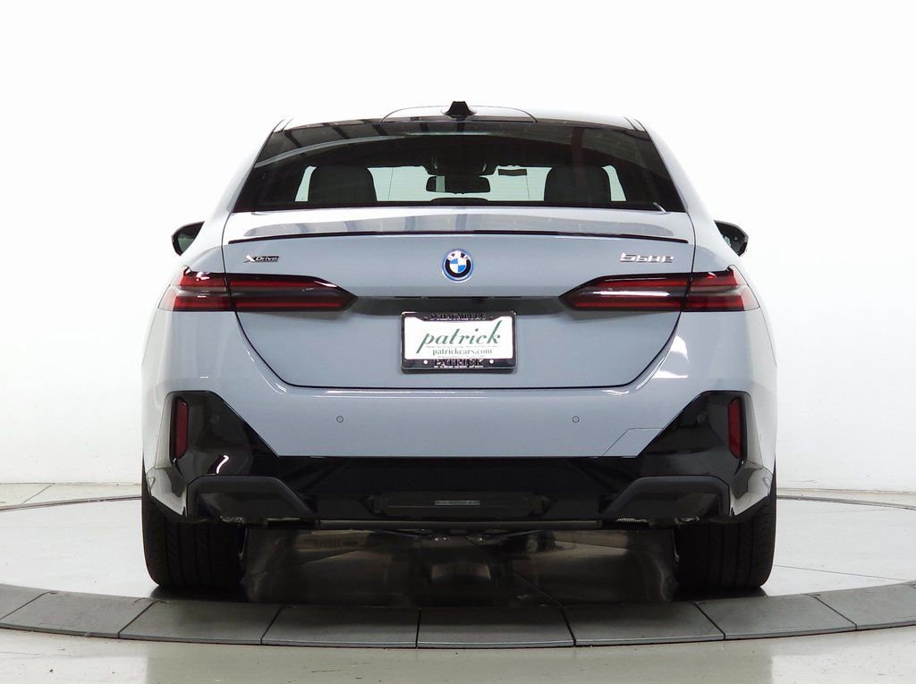 Used 2026 BMW 550e xDrive w/ Premium Package image 7