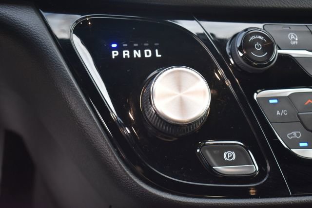 Used 2019 Chrysler Pacifica Touring Plus w/ S Appearance Package FWD image 31