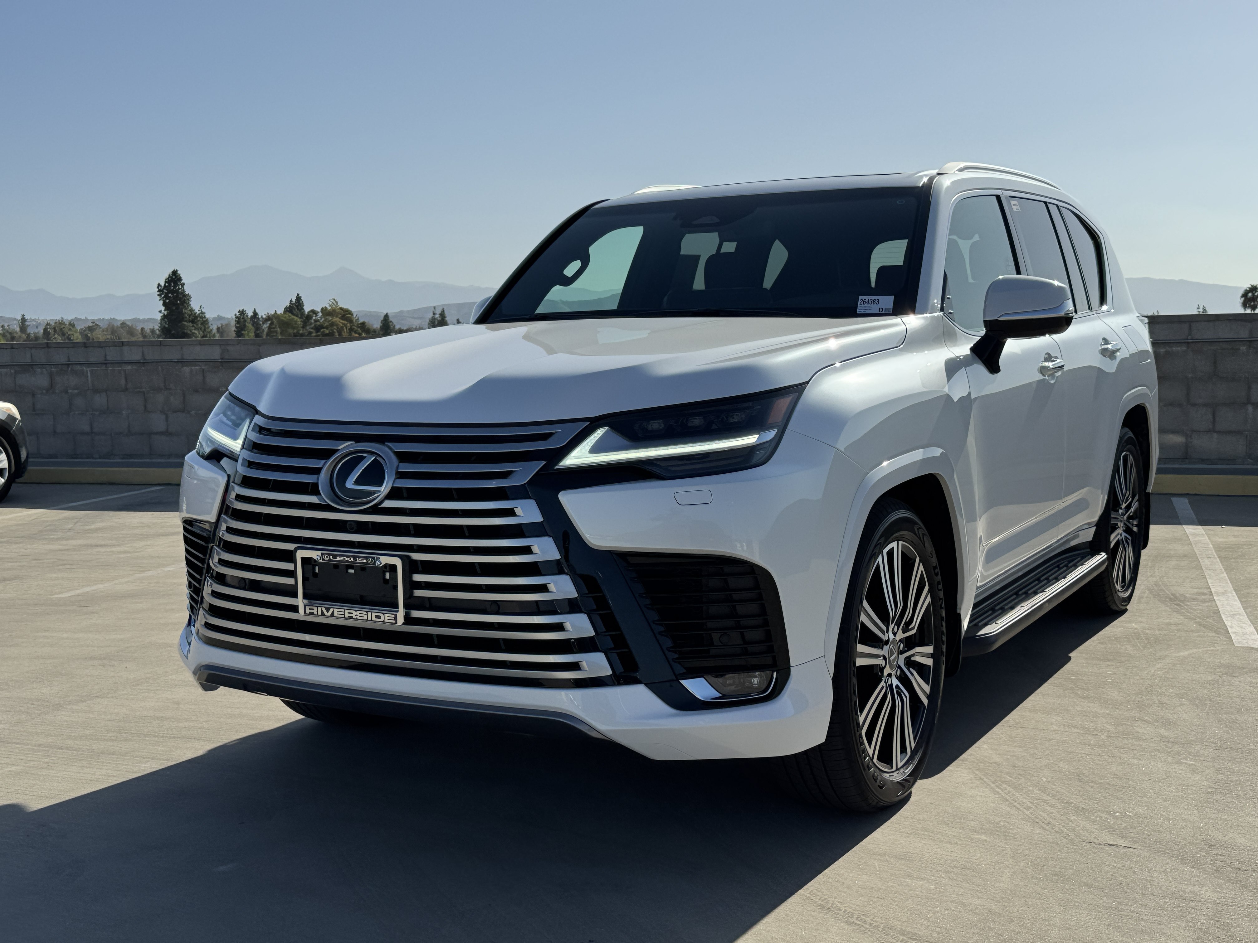 New 2026 Lexus LX 600 4WD w/ Accessory Package (2T) image 4