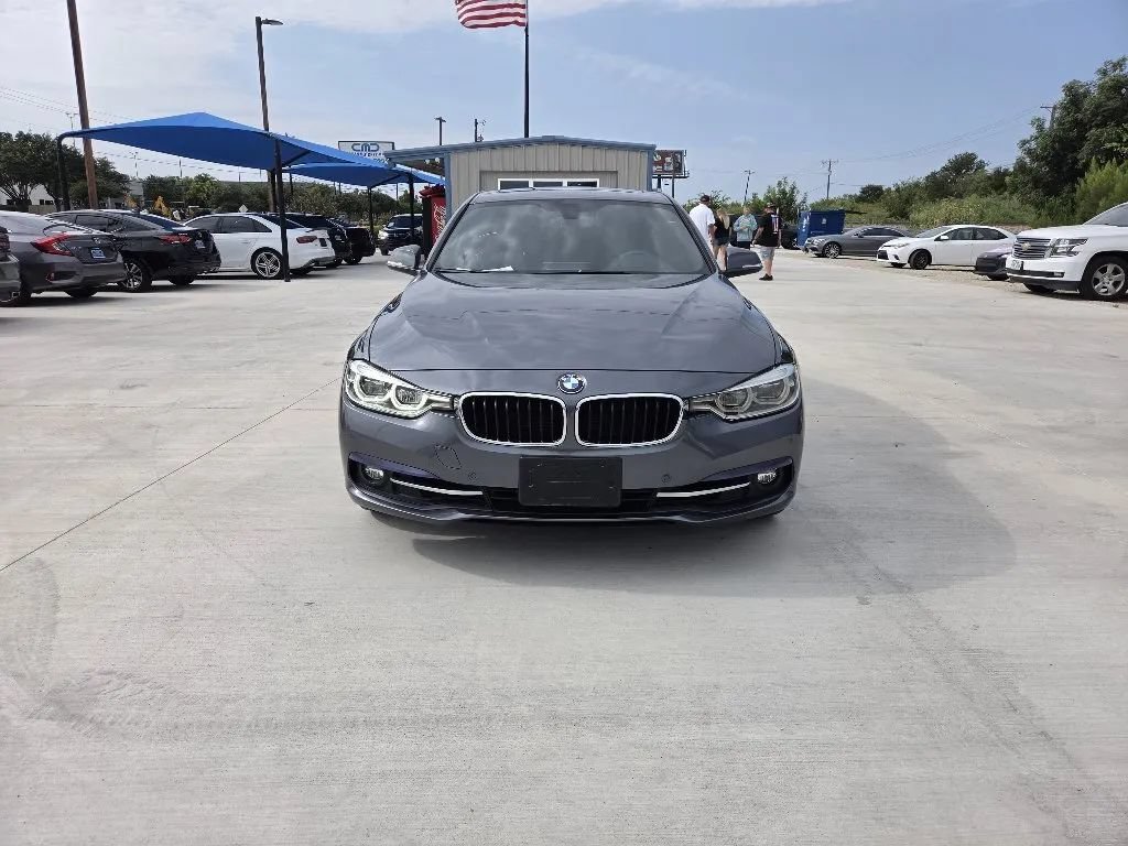 Used 2017 BMW 330i Sedan RWD image 2