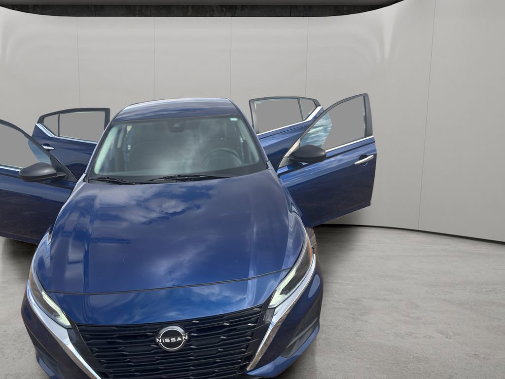 Used 2024 Nissan Altima 2.5 S image 9