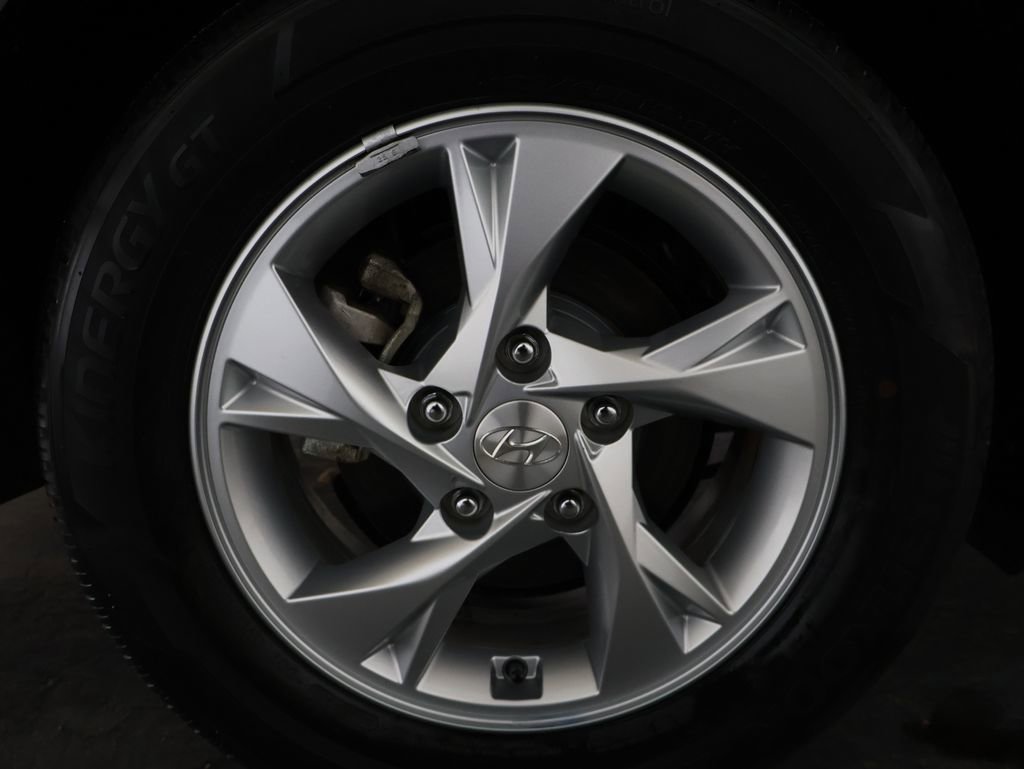 Used 2021 Hyundai Elantra SE w/ Cargo Package image 30