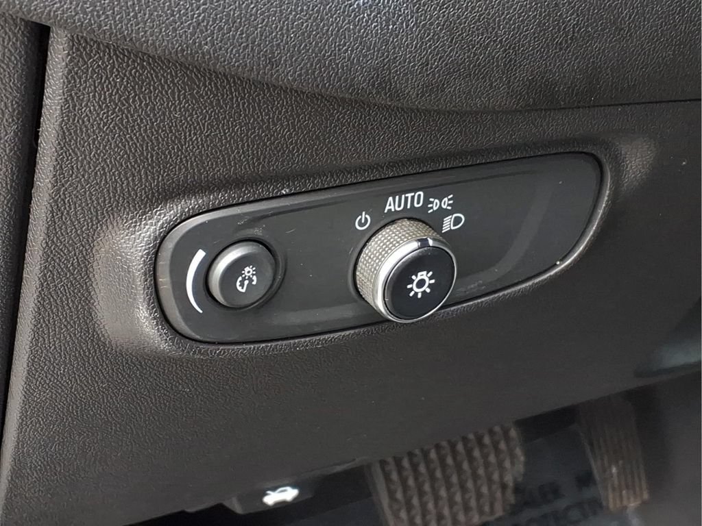 Used 2024 Chevrolet Equinox LT FWD image 20