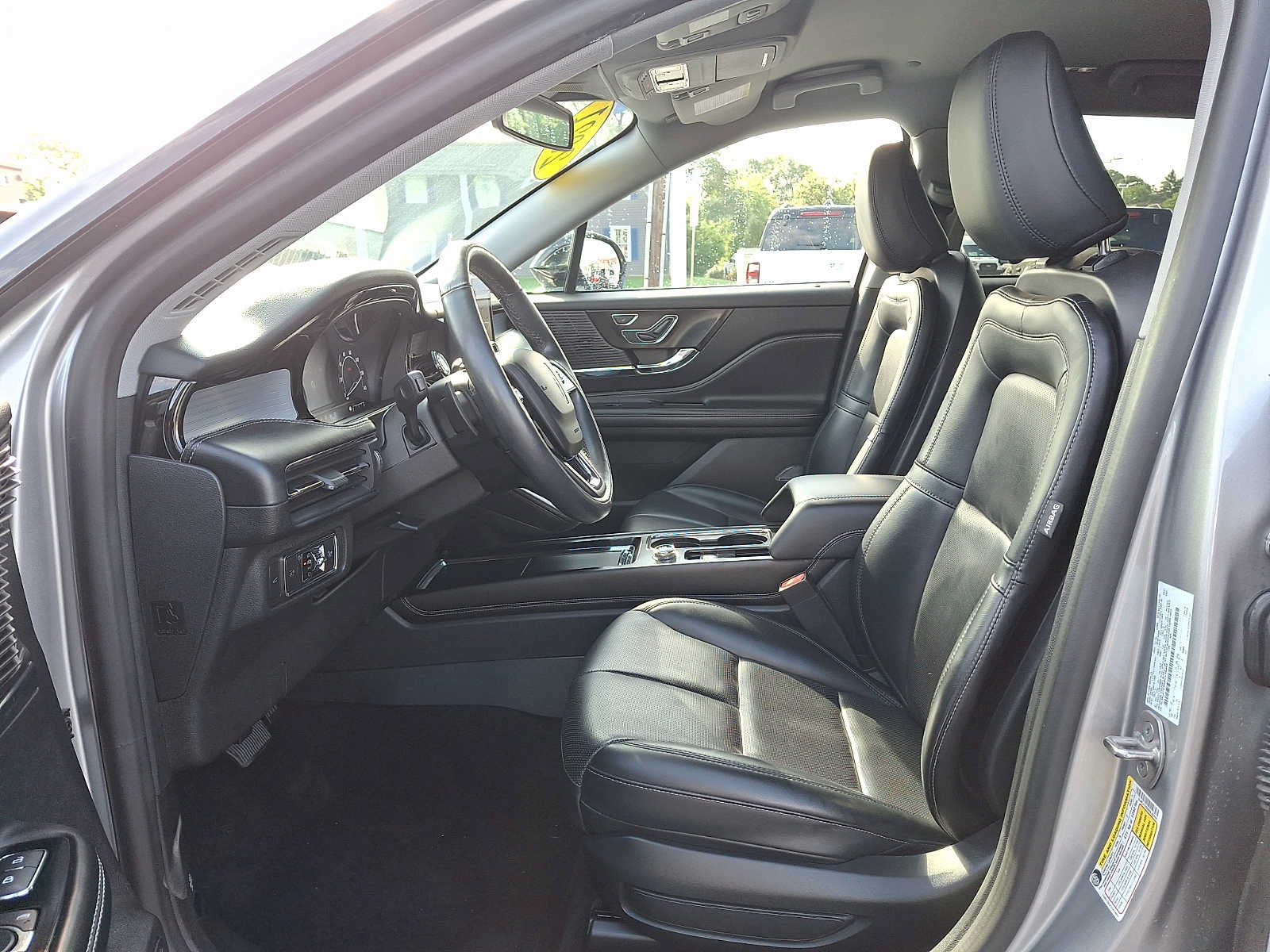 Used 2021 Lincoln Corsair AWD w/ Equipment Group 101A image 13