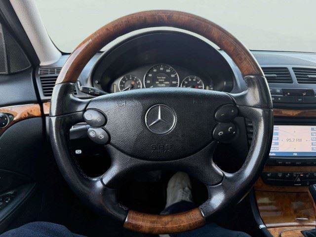Used 2008 Mercedes-Benz E 350 4MATIC Sedan image 25