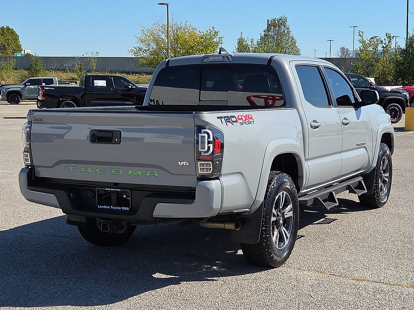 Used 2019 Toyota Tacoma TRD Sport AWD/4WD image 5