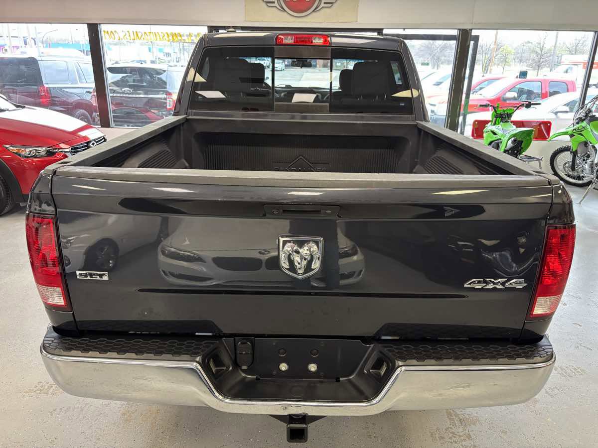 Used 2018 RAM 1500 Classic SLT image 10