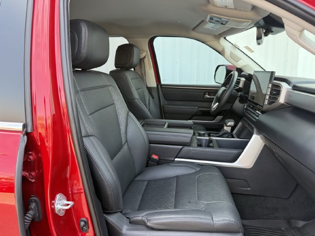 Used 2024 Toyota Tundra Limited w/ Power Package AWD/4WD image 30