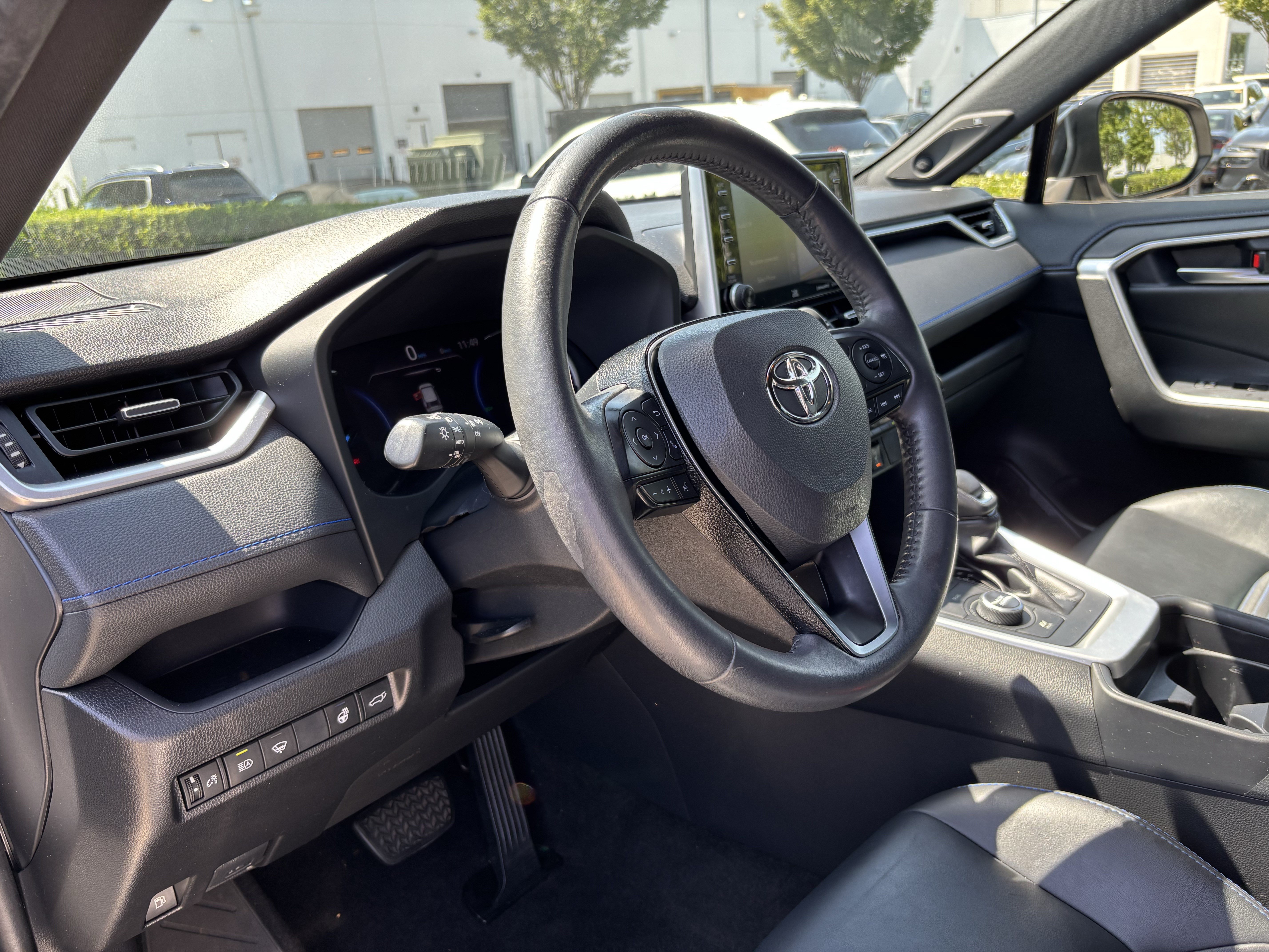 Used 2020 Toyota RAV4 XSE AWD/4WD image 16