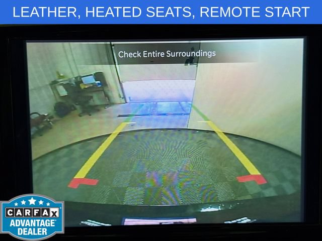Used 2025 Chrysler Pacifica Select FWD image 13