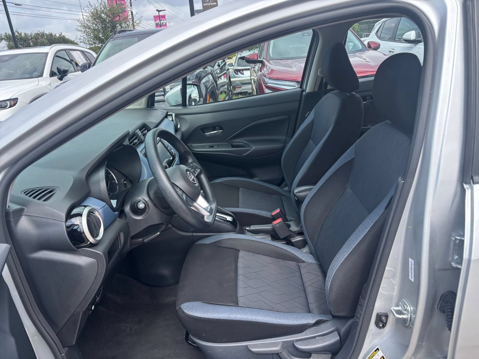 Used 2025 Nissan Versa SV FWD image 24