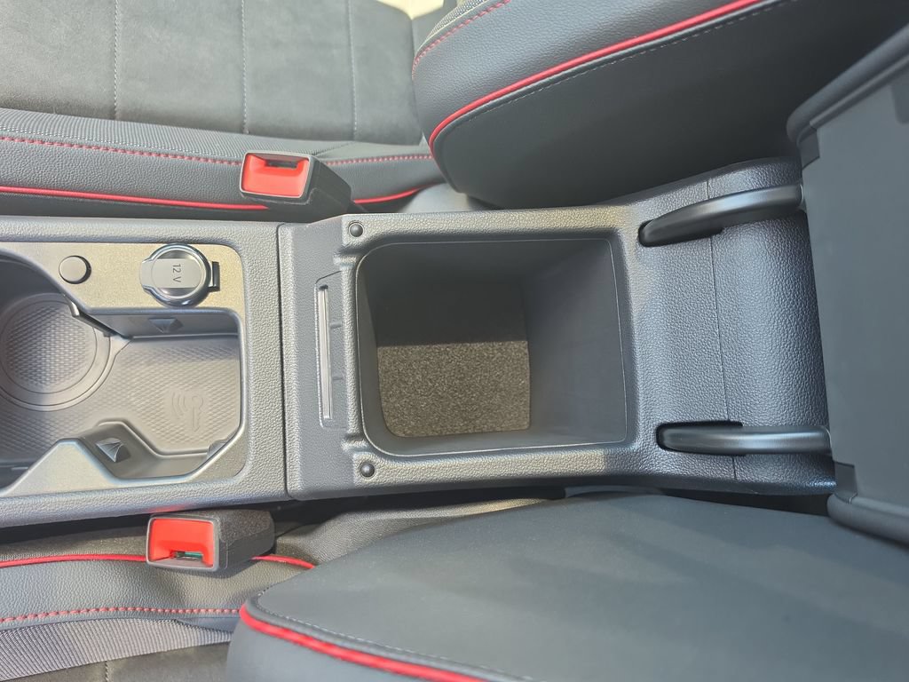 Used 2026 Volkswagen GTI SE FWD image 29