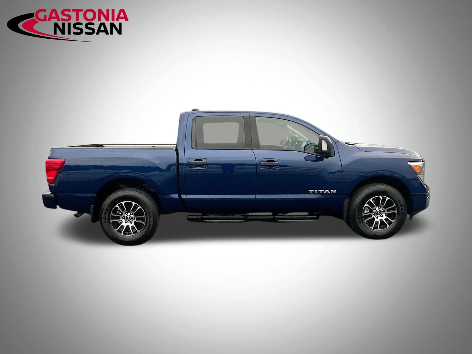 Used 2024 Nissan Titan SV w/ SV Convenience Package image 10