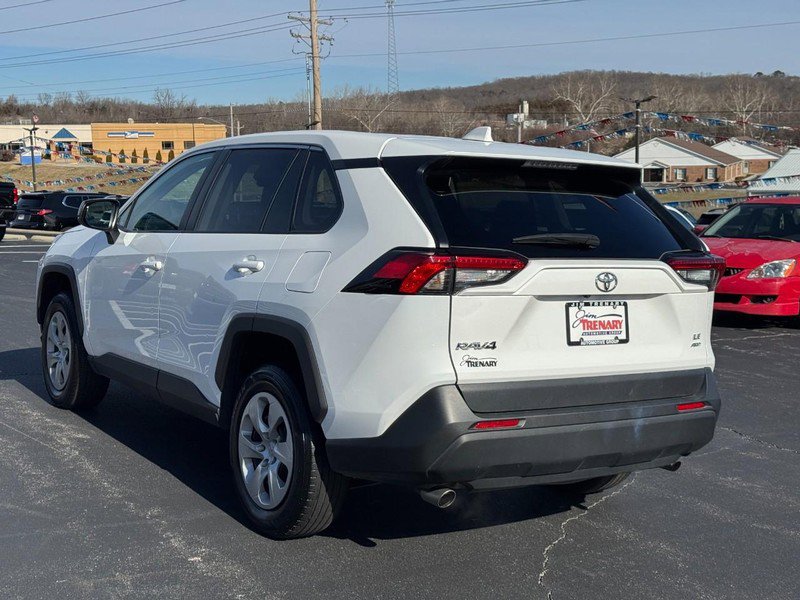 Used 2024 Toyota RAV4 LE image 6