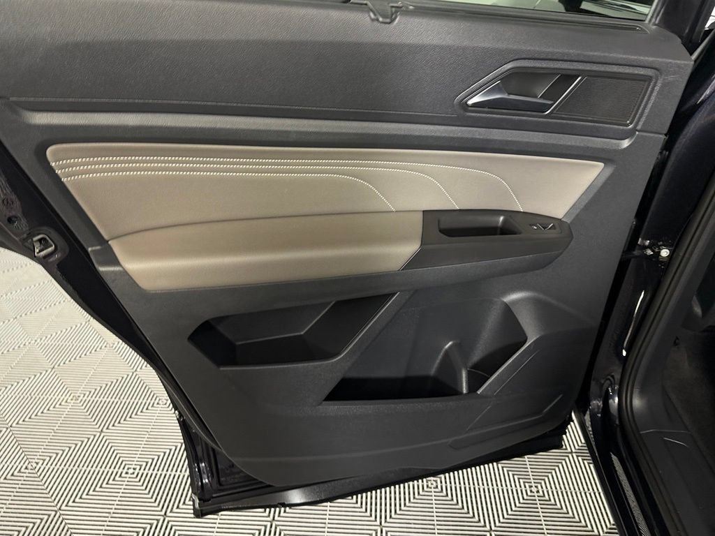 Used 2023 Volkswagen Atlas SE w/ Panoramic Sunroof Package AWD/4WD image 24