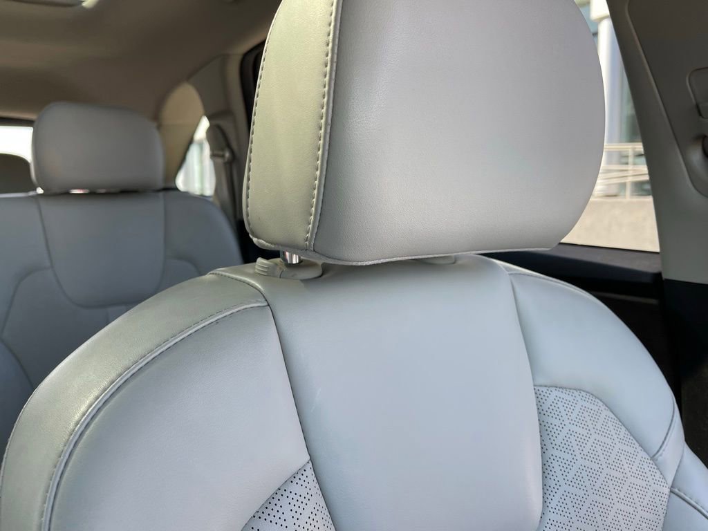 Used 2023 Kia Sorento EX w/ Panoramic Sunroof Package image 19