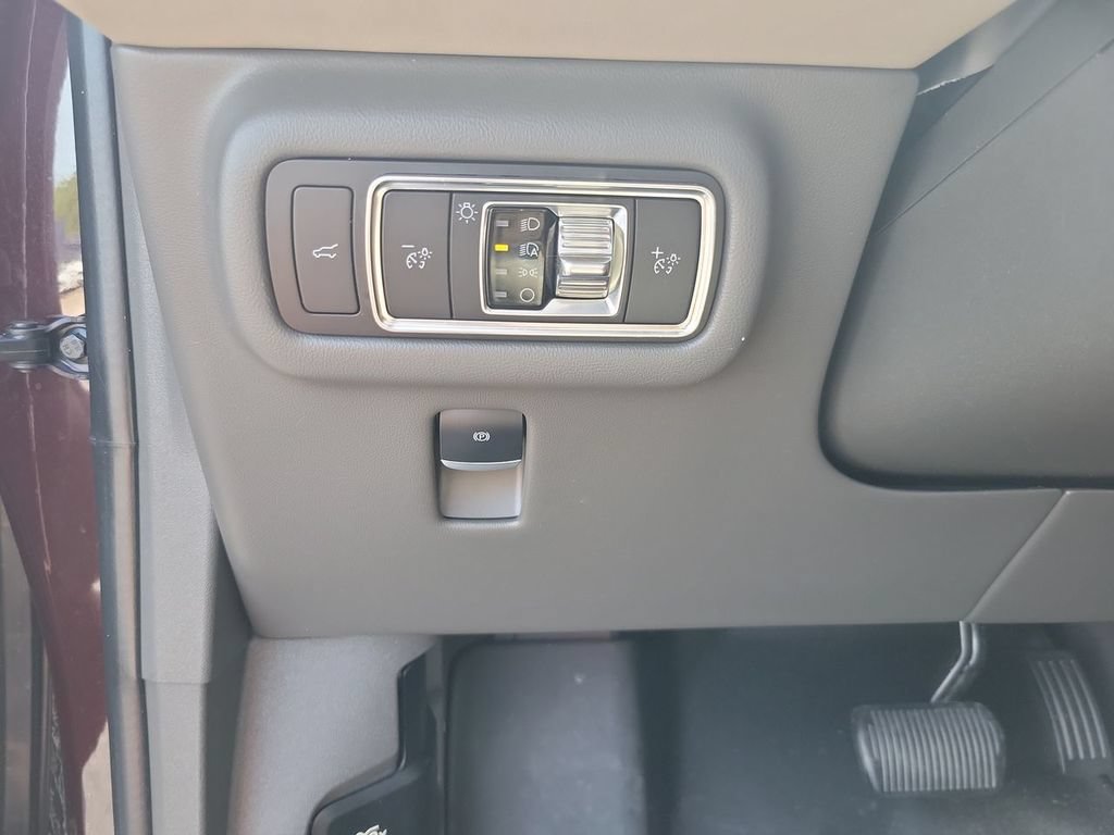Used 2024 Lincoln Nautilus Premier w/ Equipment Group 102A AWD/4WD image 17