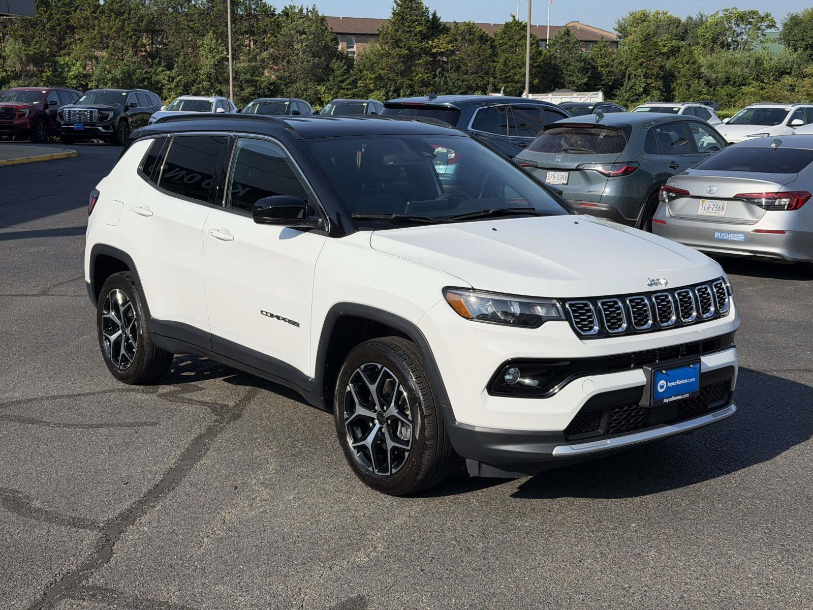 Used 2025 Jeep Compass Limited AWD/4WD image 1