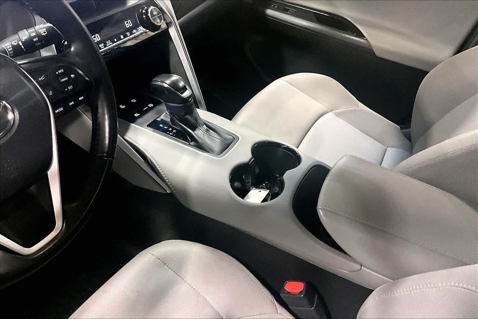 Used 2023 Toyota Venza LE AWD/4WD image 17