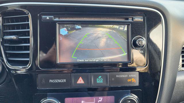 Used 2014 Mitsubishi Outlander SE FWD image 24