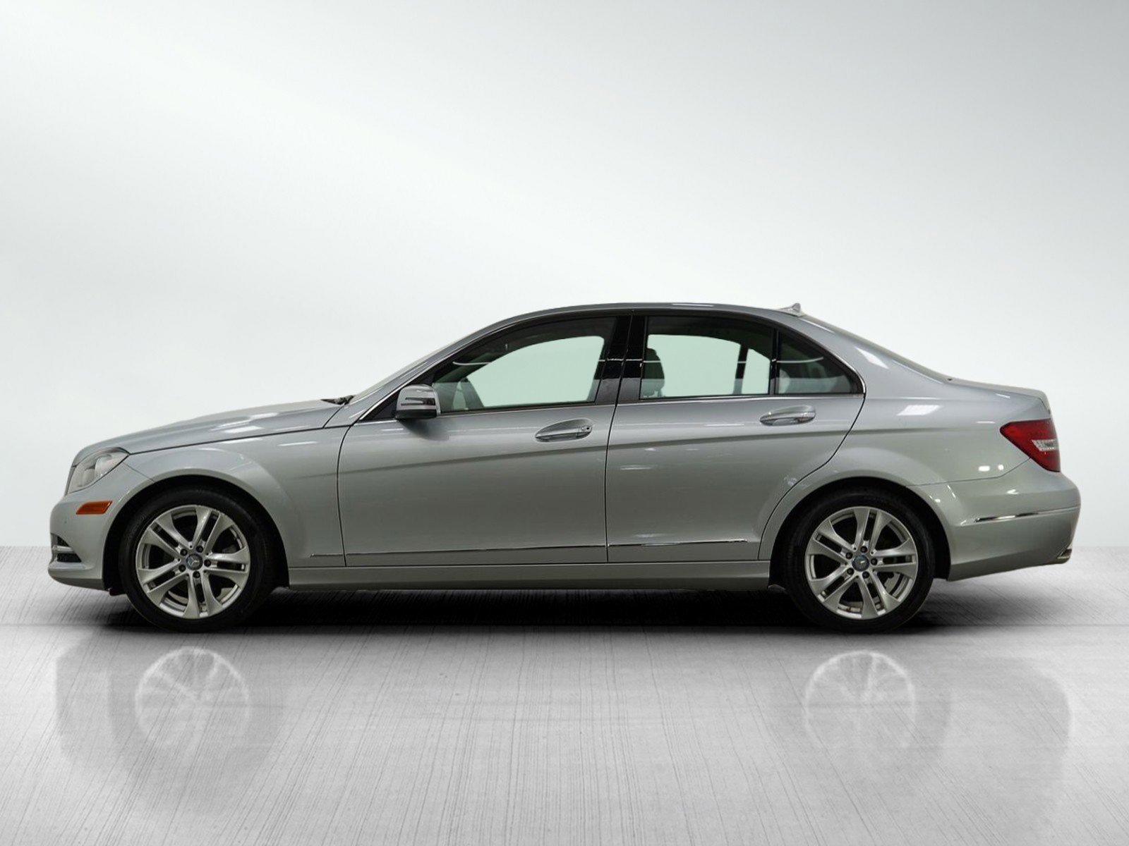 Used 2012 Mercedes-Benz C 300 4MATIC Sedan image 2