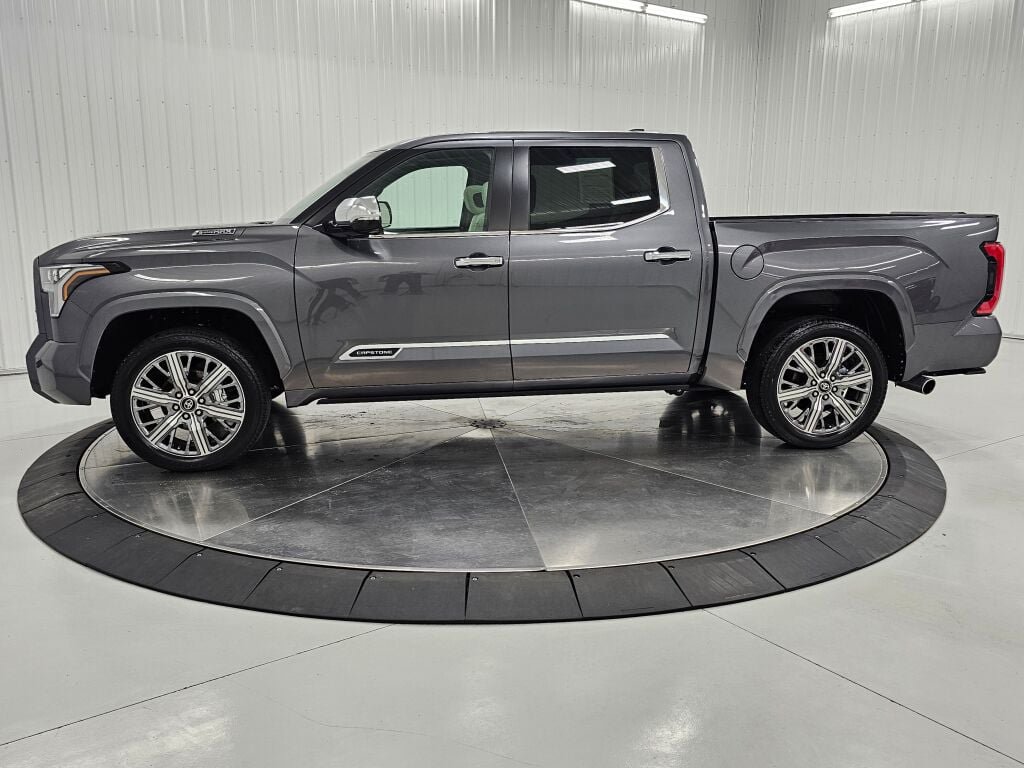 Used 2025 Toyota Tundra Capstone AWD/4WD image 2