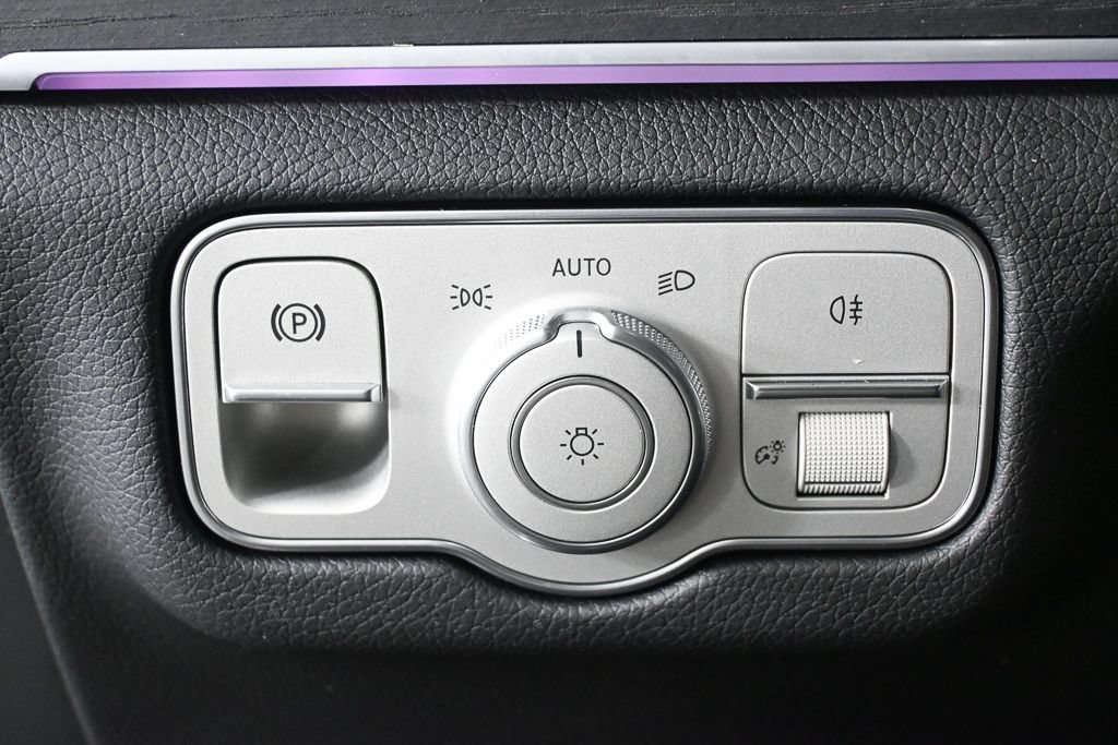 Certified 2025 Mercedes-Benz GLE 450e 4MATIC image 9